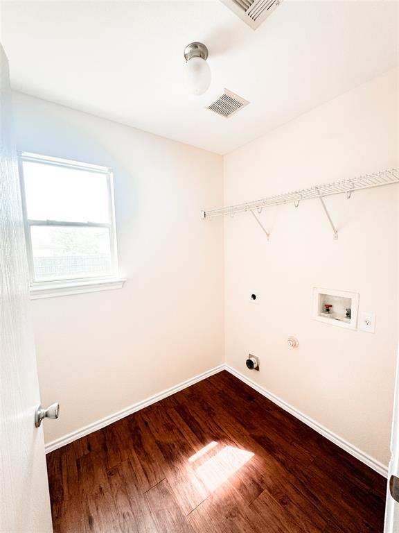 Building Photo - 303 Wegstrom St