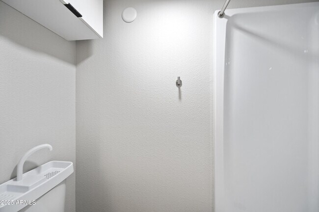 Building Photo - 3025 N 32nd St
