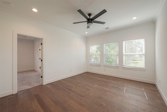 Building Photo - 13419 Scott St