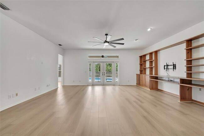 Building Photo - 18401 N 30th St