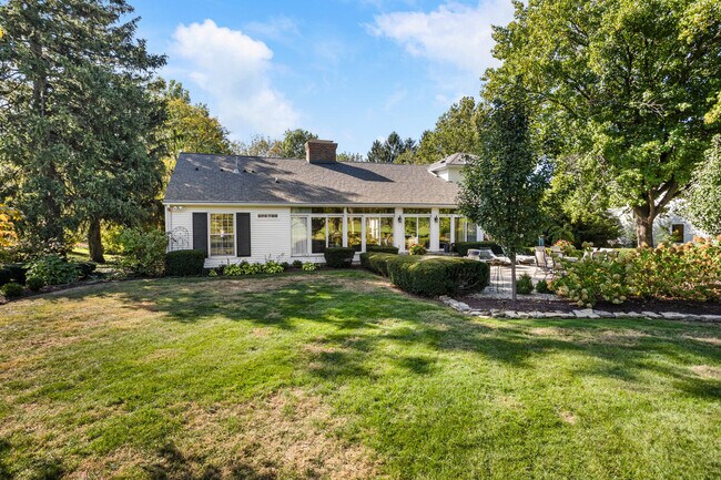 Building Photo - 7 Greencroft Dr