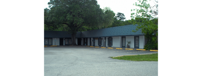 Building Photo - 15626 Silver Ridge Dr