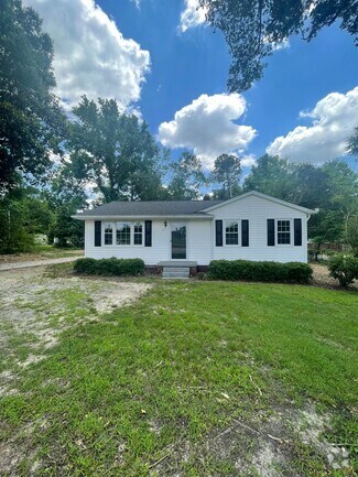 Building Photo - 3 Bedroom 1 Bath Ranch In Fountain Inn!!!!...
