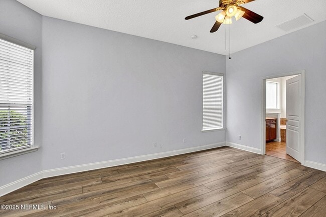Building Photo - 1761 Highland View Dr