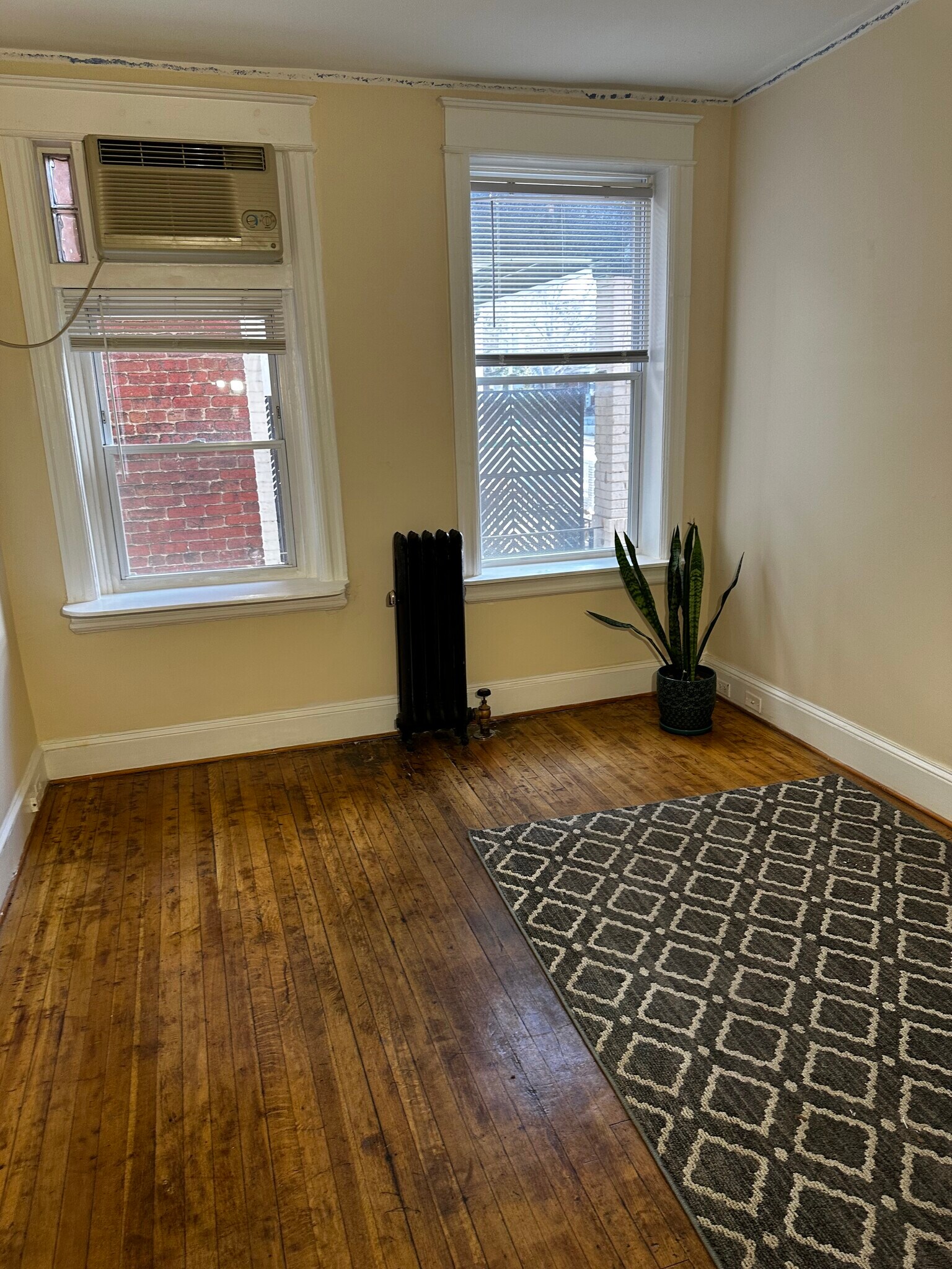 Building Photo - 1315 Park Rd NW