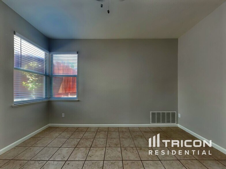 Building Photo - 4149 Shandwick Dr