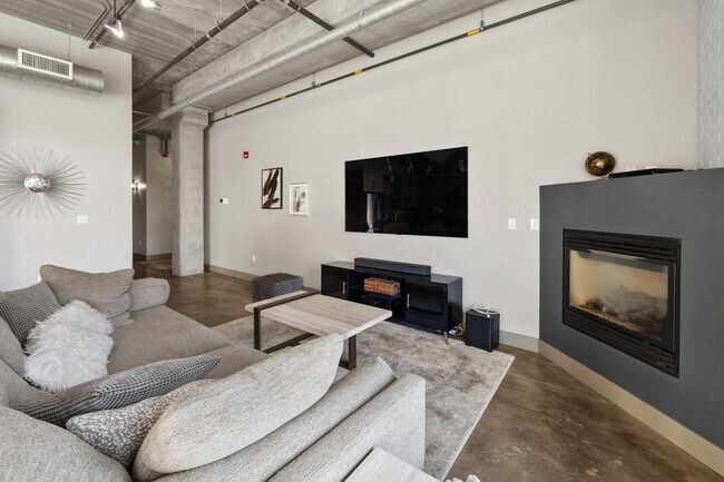 Building Photo - 101 N Tejon St