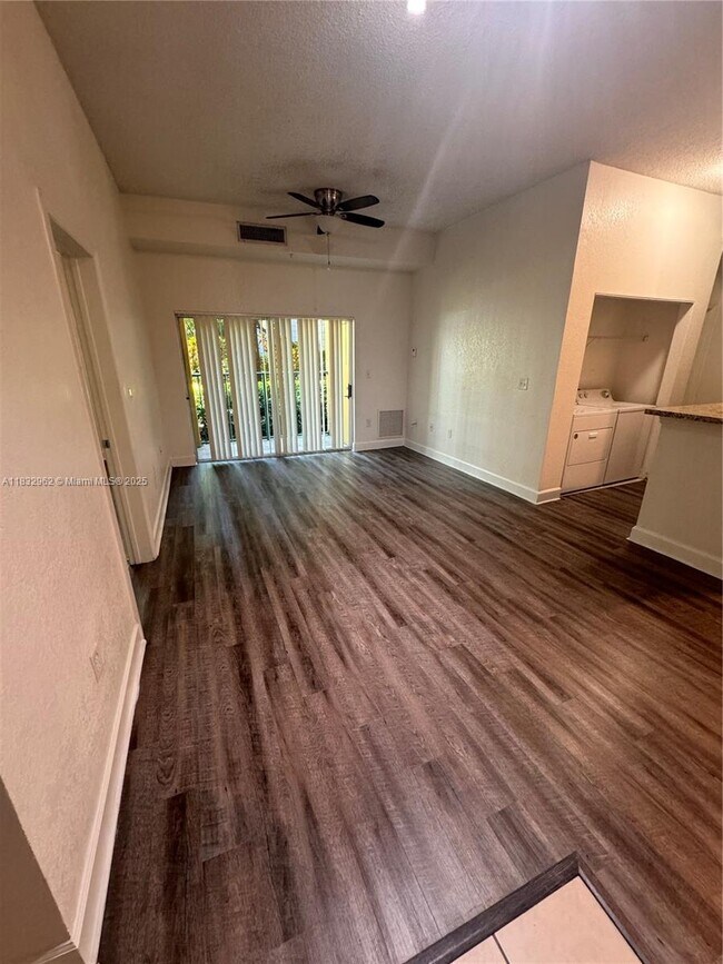 Primary Photo - 6001 SW 70th St