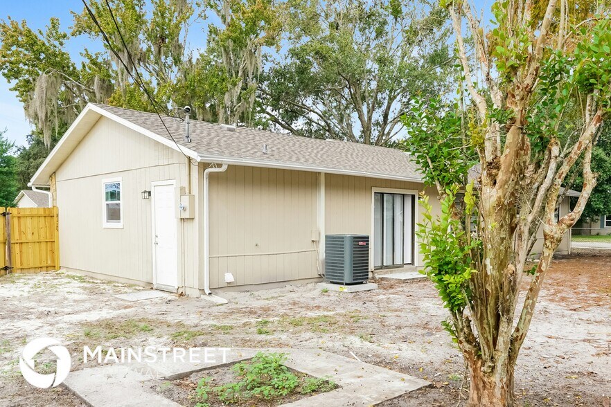 Building Photo - 4905 Volusia Ave