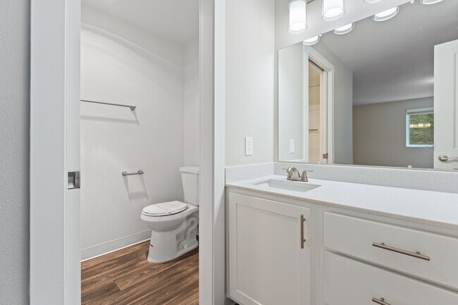 Building Photo - Come Home To An Amazing View! Remodeled Two Bedroom Two Bath! $1000 Off Your First Full Month!