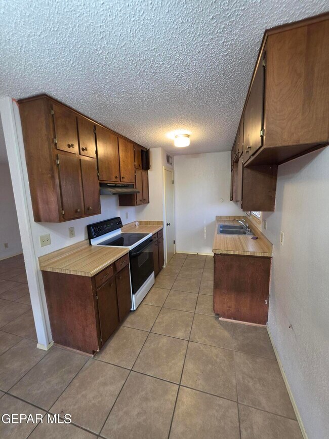 Building Photo - 217 Palmary Dr