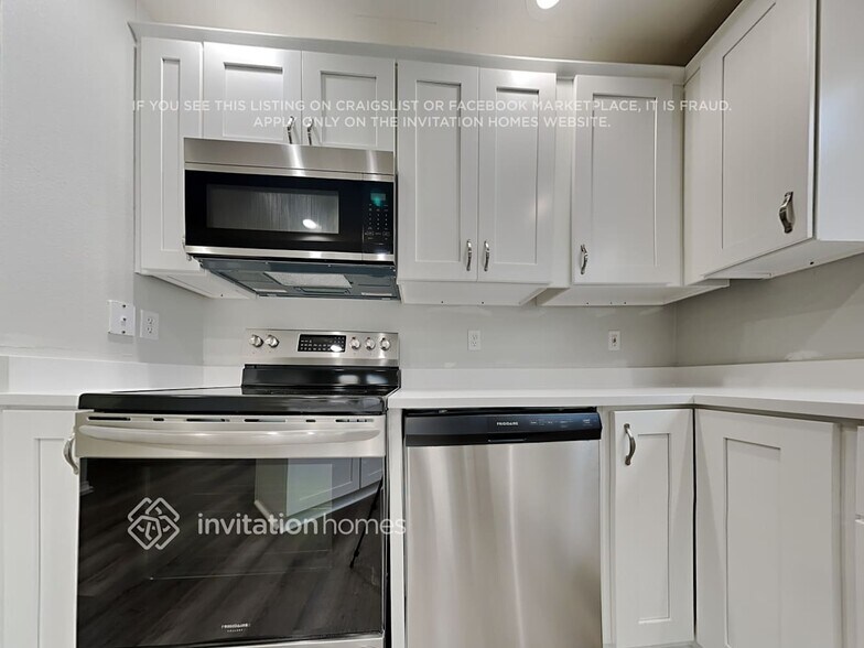 Building Photo - 3632 4th Ave NW