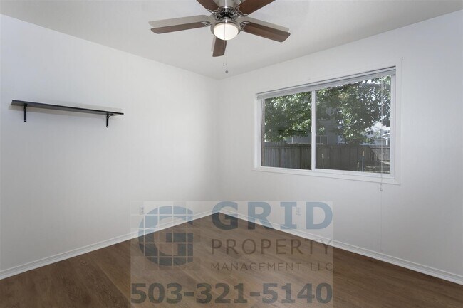 Building Photo - GPM639 - 2801-2803 SE 125th Avenue (T1)