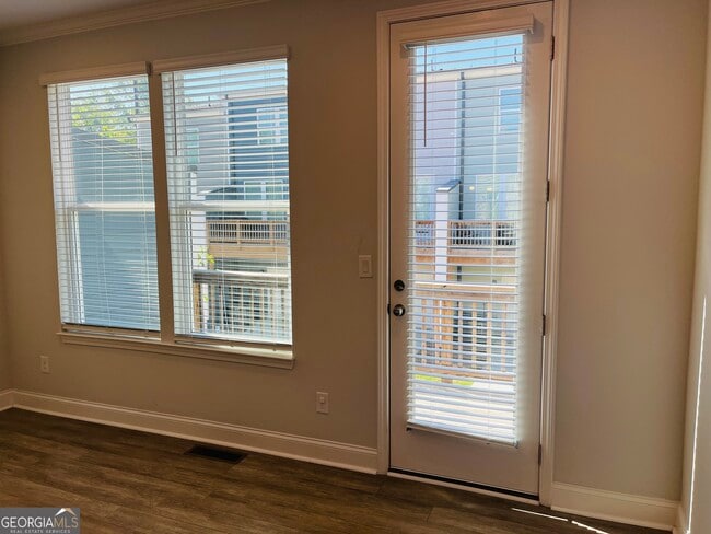 Building Photo - 2638 Creekside Dr NW
