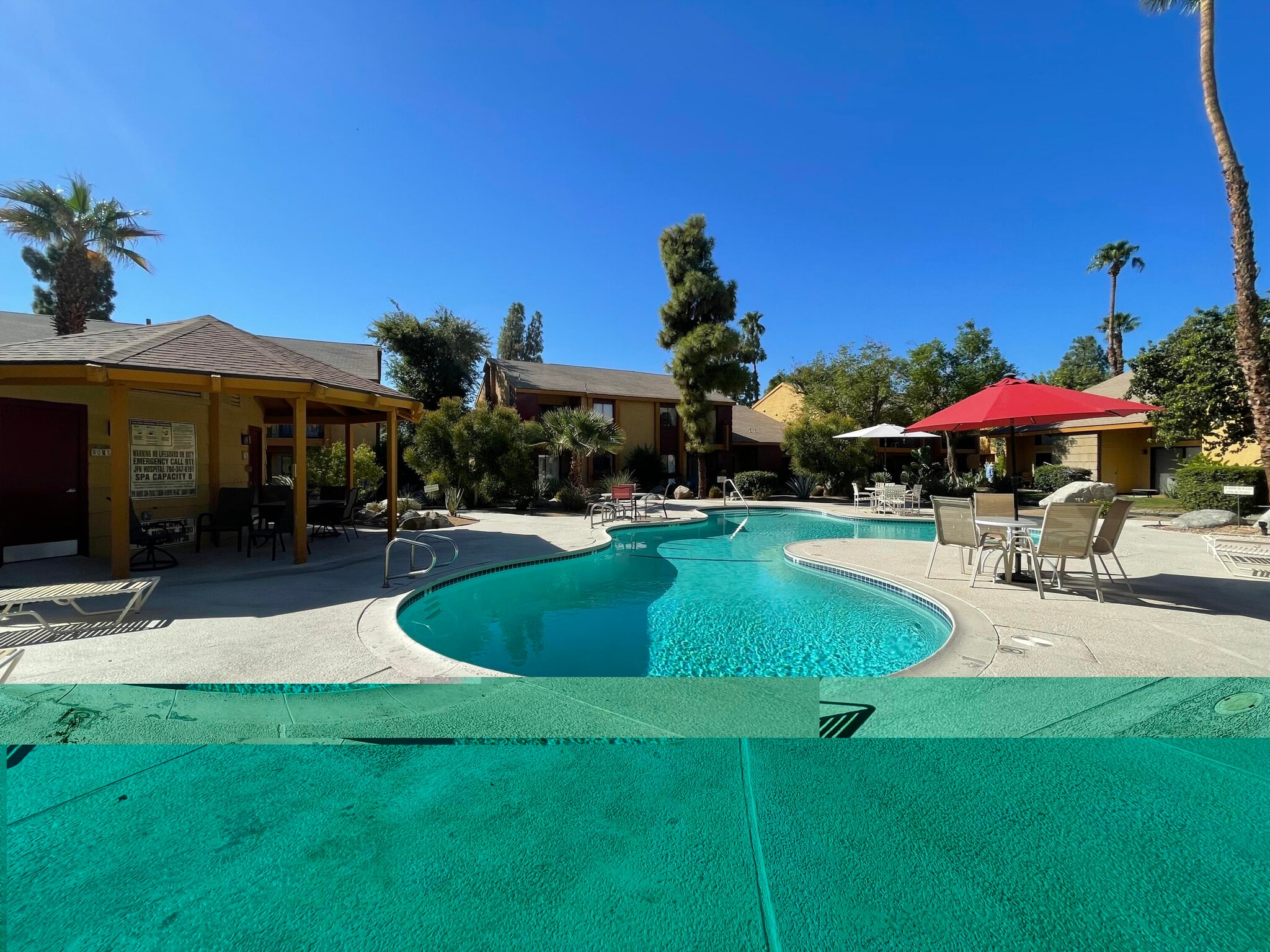 Pool - 48255 Monroe St