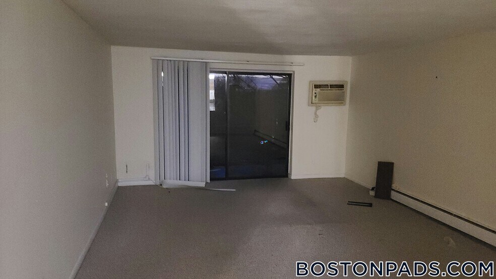 Building Photo - 245 Main St