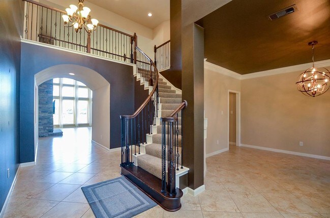 Building Photo - 2703 Bonnie Bray Dr