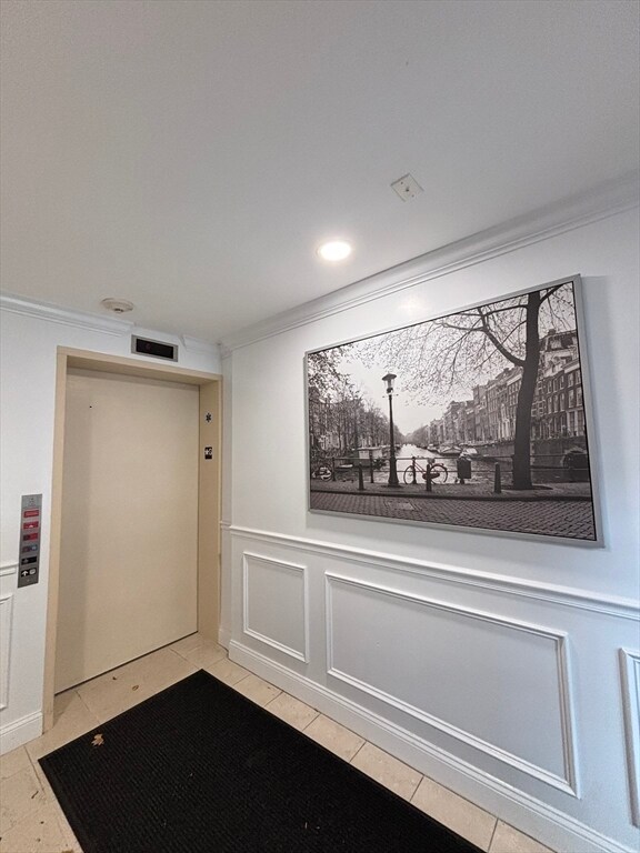 Building Photo - 121 Centre St