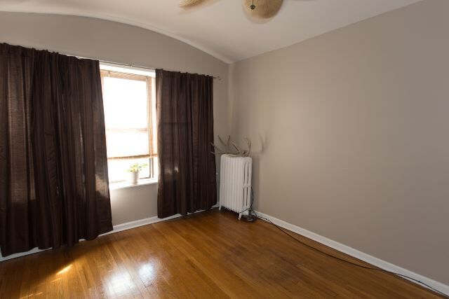 Building Photo - 4312 N Clarendon Ave