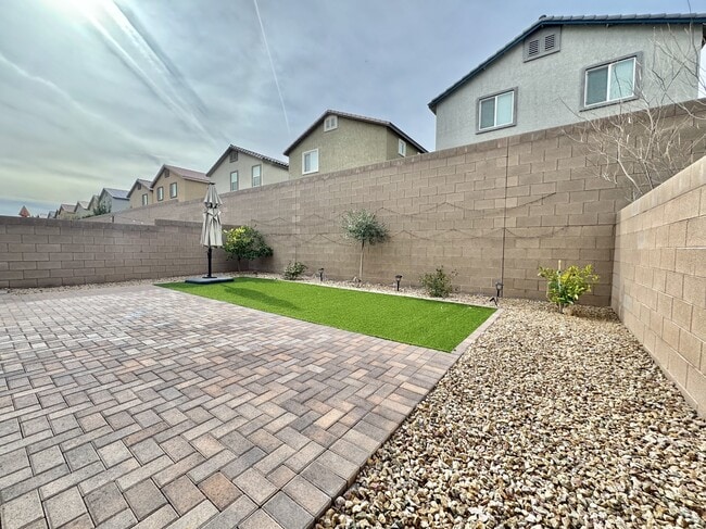 Building Photo - 9227 S Park St