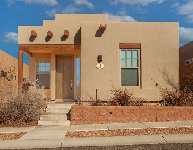Primary Photo - UNFURNISHED Gorgeous 2 Bedroom Home in Ran...