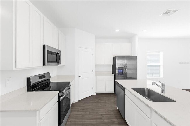 Building Photo - 4721 SW 83rd Lp