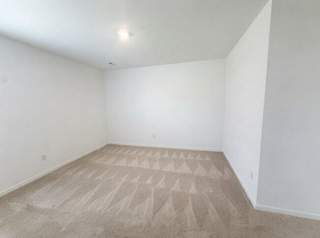 Building Photo - 425 S Pittman St