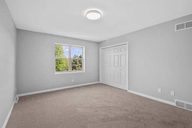 Building Photo - 640 Tower Dr