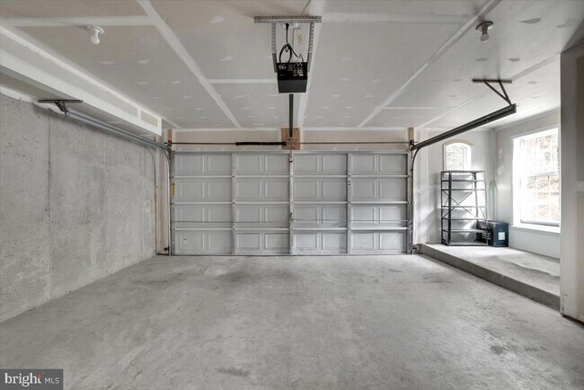 Building Photo - 41625 Broxbourne Terrace