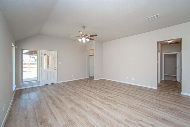 Building Photo - 2926 Grand Hawthorne Rd