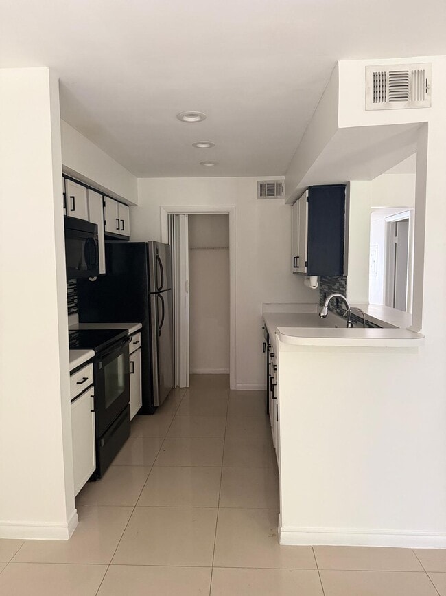 Building Photo - 815 Boynton Beach Blvd