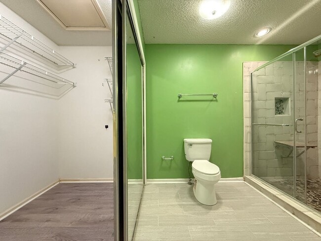 Building Photo - 671 Balfour Rd