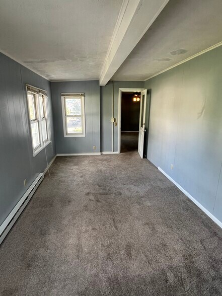Building Photo - 473 E Main St