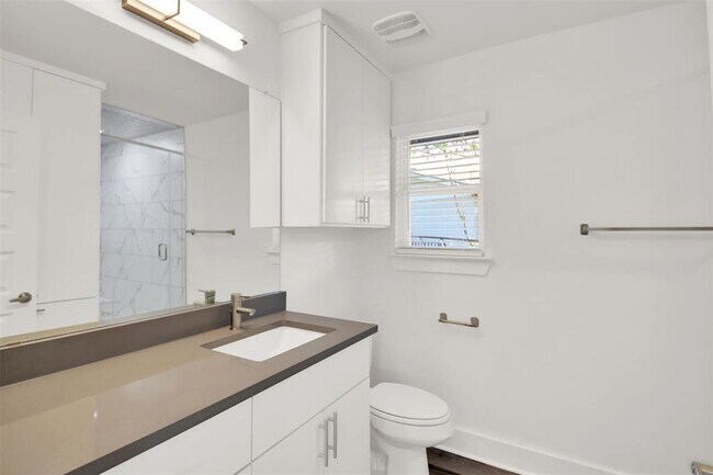 Building Photo - 2101 Benwick Cir