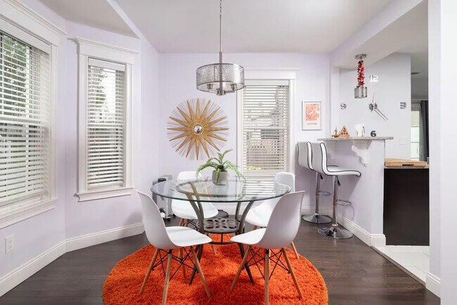 Building Photo - 22 Thurman St