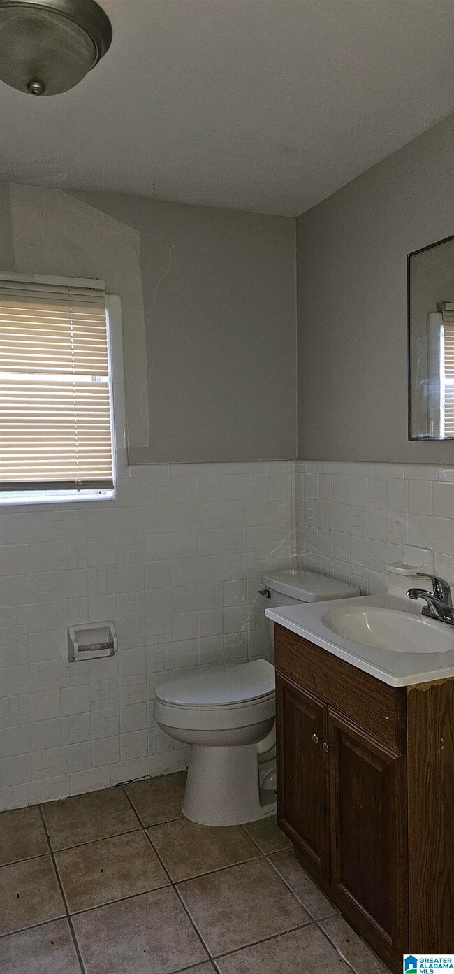 Building Photo - 528 Blue Bell Rd