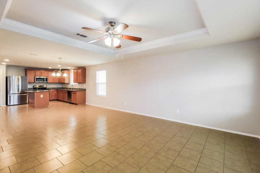 Building Photo - 128 Feverbush Dr