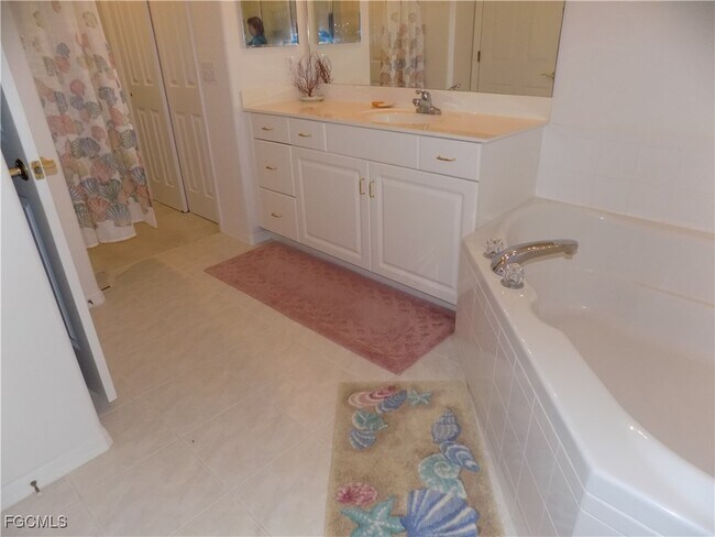 Building Photo - 20021 Sanibel View Cir