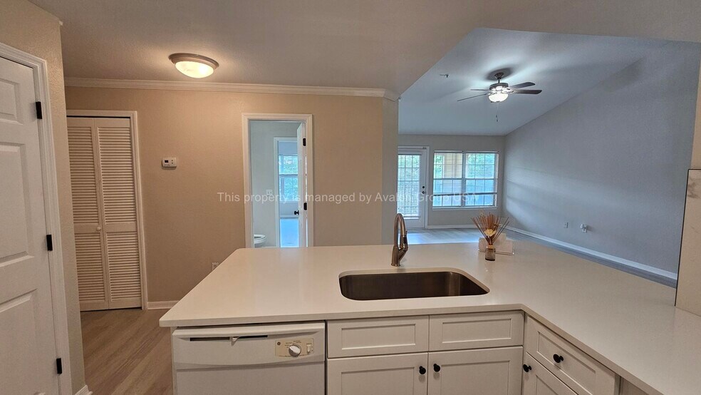 Building Photo - 7800 Point Meadows Dr