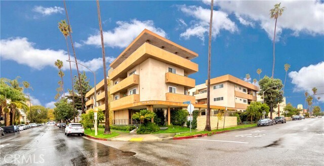 Building Photo - 358 S Gramercy Pl