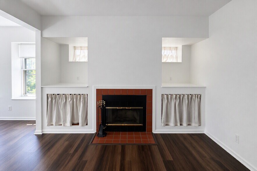 Building Photo - 5367 Pershing Ave