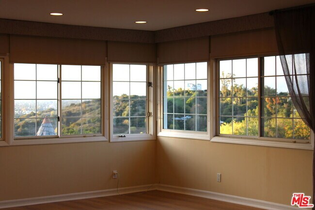 Building Photo - 11502 Dona Teresa Dr