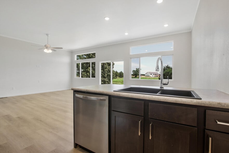 Building Photo - Clear Ridge & Jackson Heights Townhomes