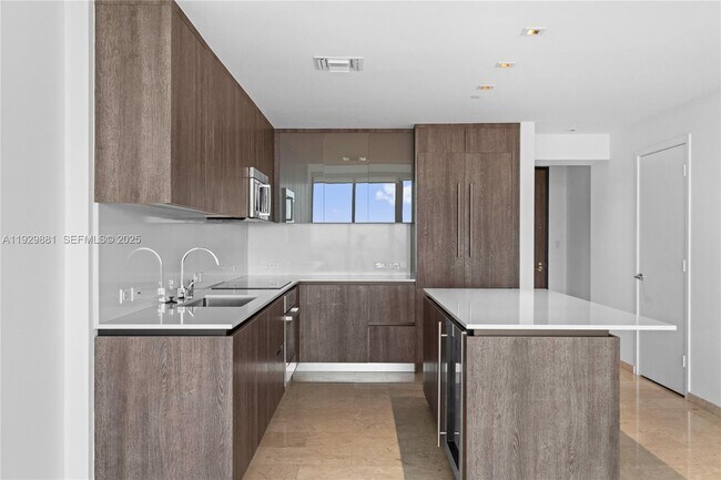 Building Photo - 88 SW 7th St