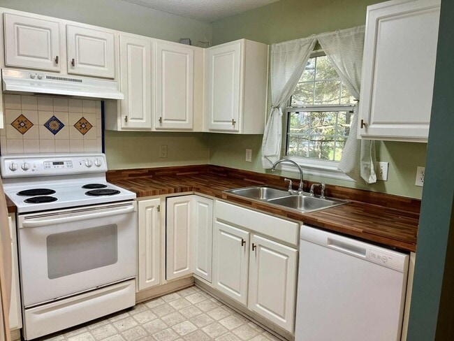 Building Photo - 524 Beverly Dr