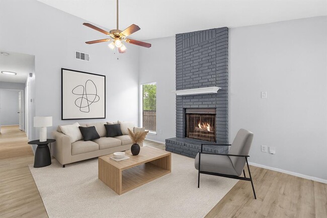 Building Photo - 618 Rollingway Dr