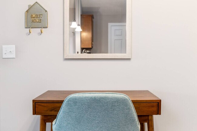 Building Photo - 740 Zumstein Ln