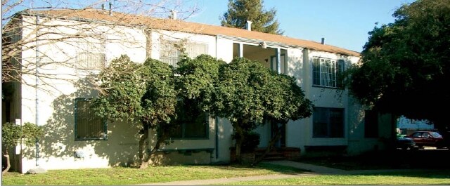 Building Photo - Garden Manor Apartments