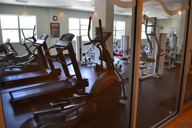 Building Photo - 401 69th St