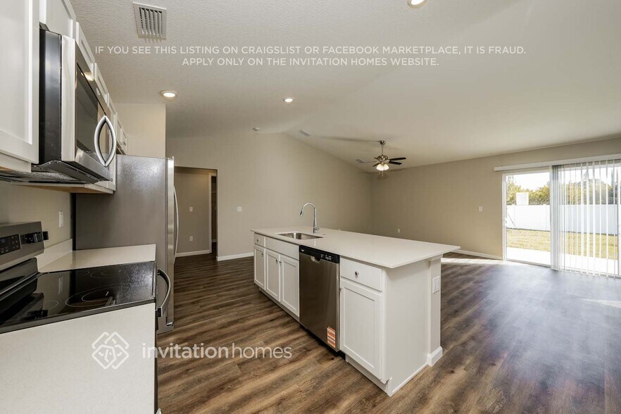 Building Photo - 739 SW Goodrich St